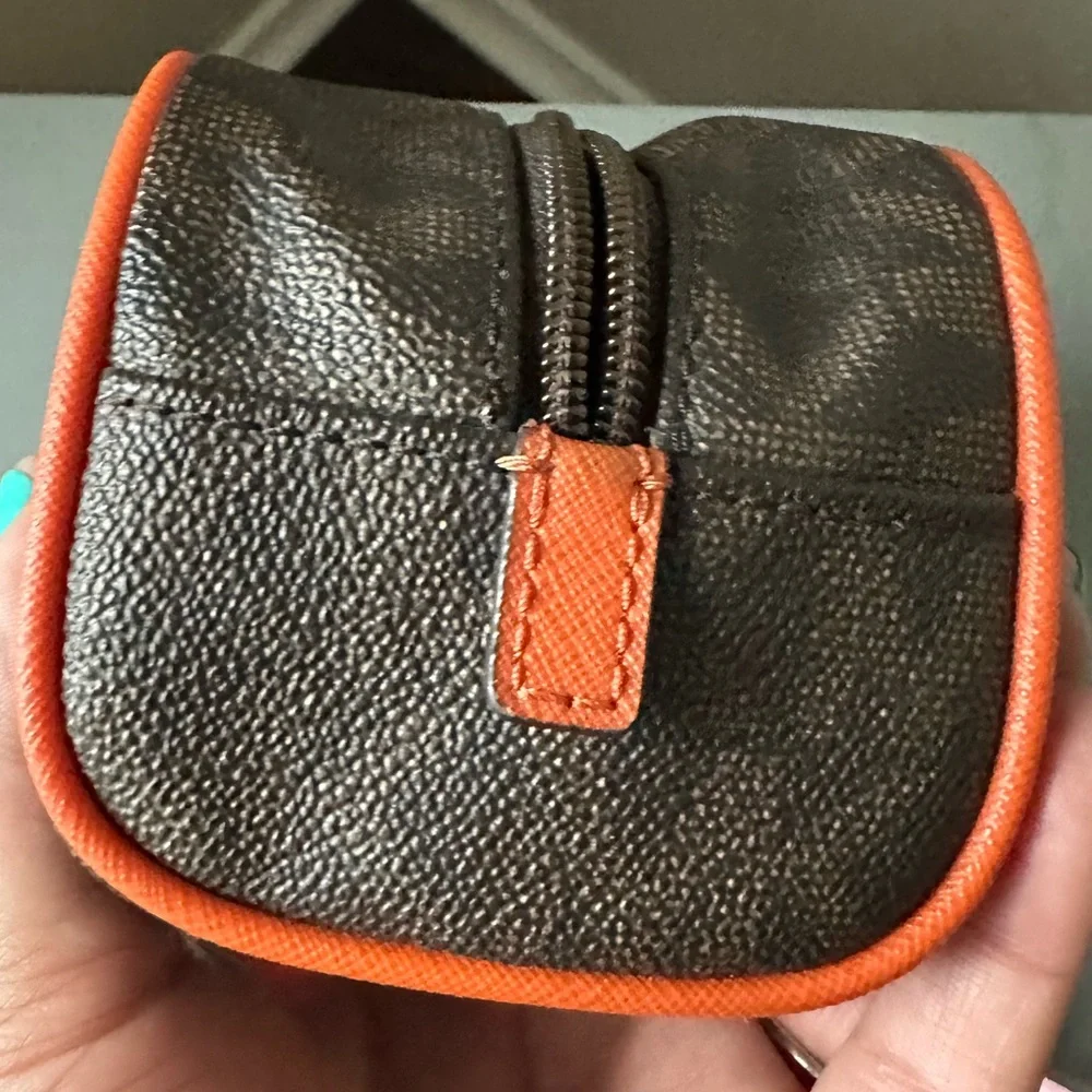 Micheal kors small bag - Picture 6 of 8
